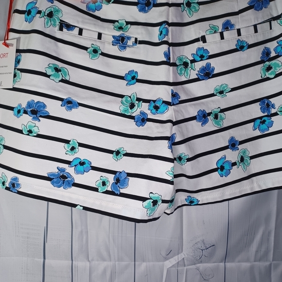 Elle Chino stretch striped floral print shorts NWT - Picture 5 of 7